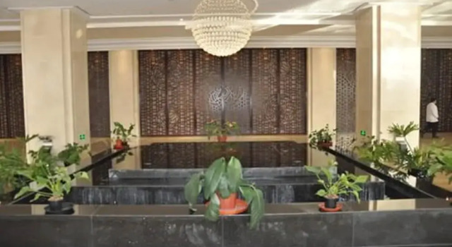 Joyful Rose International Hotel, Забронировать Отель Отели Дасин с парковкой, Парковка
