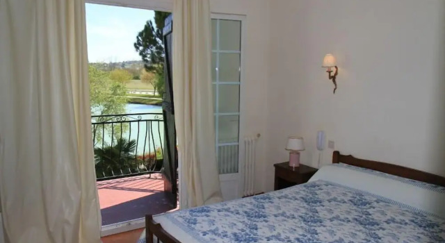Standart oda Hostellerie du Lac
