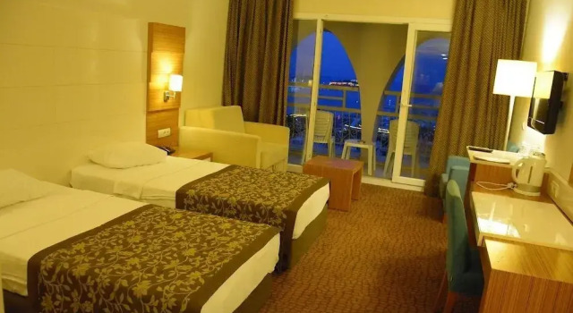 Goldenday Wings Hotel, Забронировать Отель Отели Кушадасы с питанием, рядом с Kusadasi Grand Bazaar, Пансион