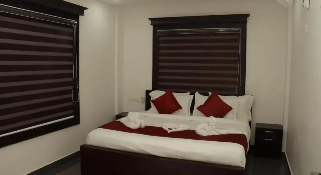 Люкс BEVERLY SUITES