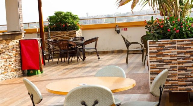 Plus 33 Hotel