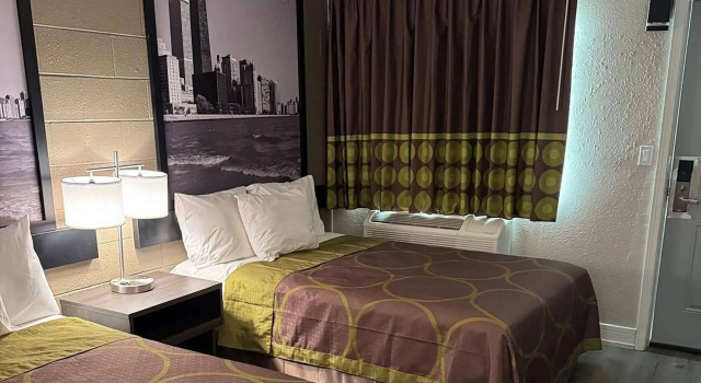 Super 8 by Wyndham Rockford South, Varaa Hotelli Rockford Illinois