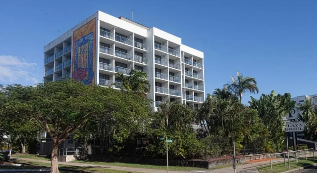 Двухместный номер Standard Cairns Plaza Hotel