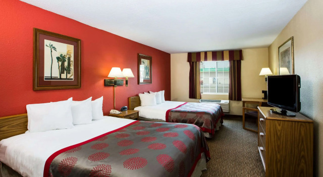 Ramada by Wyndham Sioux Falls, Book Hotel Sioux Falls South Dakota