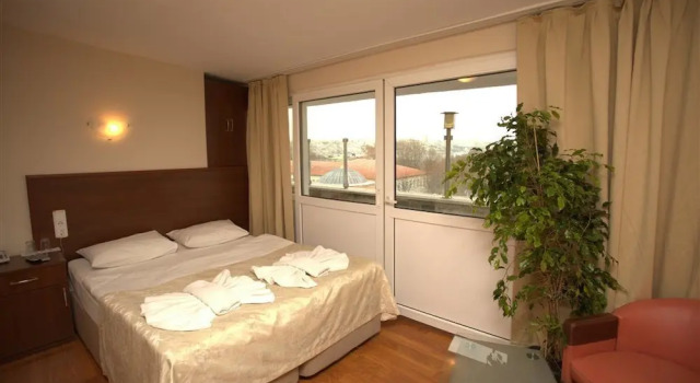 Люкс с балконом Aquarium Hotel
