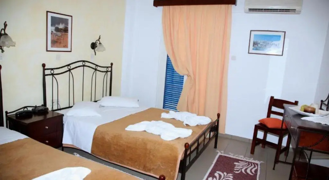 Трёхместный номер Standard с видом на море Nikolas Hotel