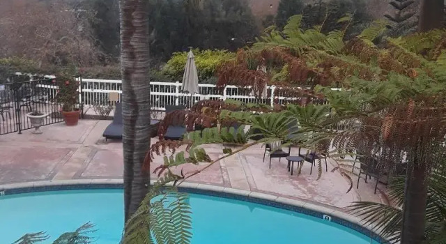 Malibu Country Inn, Buchen Sie Hotel Malibu Los Angeles Beach Cities
