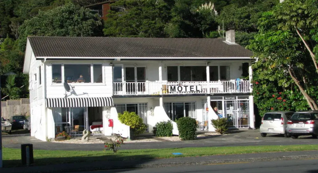 Beachfront Pacific, Rezerwuj Hotel Hotele w Auckland Region z parkingiem, Parking