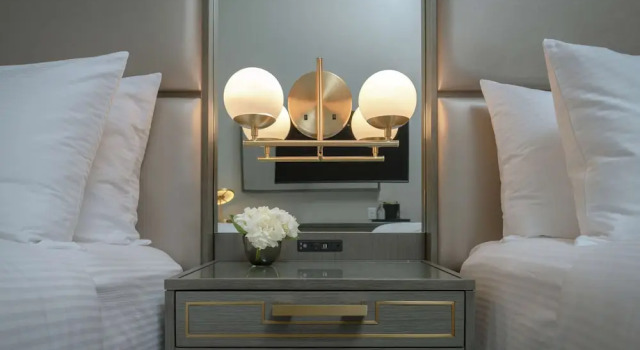 Четырёхместный люкс Deco Tulsa Club Hotel Curio Collection By Hilton