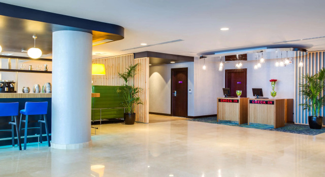 Park Inn by Radisson Dammam, Buchen Sie Hotel Hotels in Östliche Provinz mit Pool, Schwimmbad
