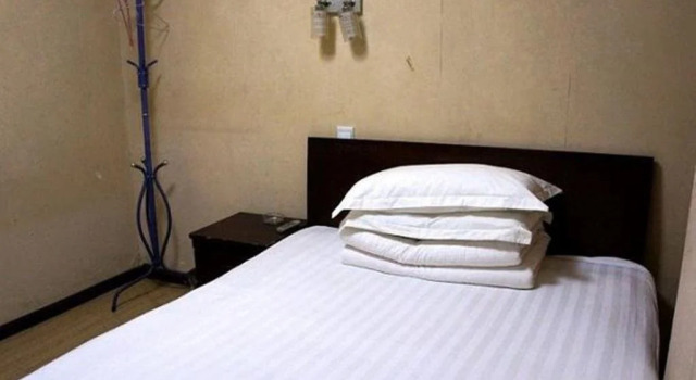 Lianyungang Huaguoshan Hongguang Inn, Book Hotel Hoteller i Lianyungang med parkering, Parkering