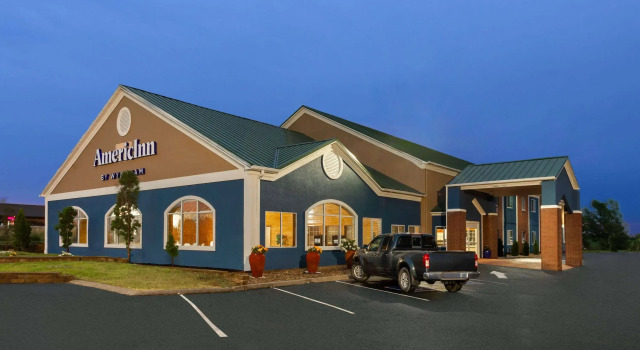 AmericInn by Wyndham Grinnell, Prenota Hotel Hotel a Iowa con piscina, Piscina