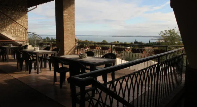 Апартаменты Agriturismo Cascina Crocelle - Lake View and Heated Pool