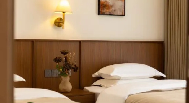 Люкс с 2 комнатами с балконом GuiYi Garden Inn