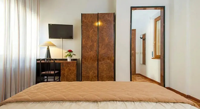 Номер Economy Royal Hotel