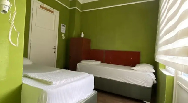 Двухместный номер Standard с балконом и с видом на сад Gold Coast Hostel