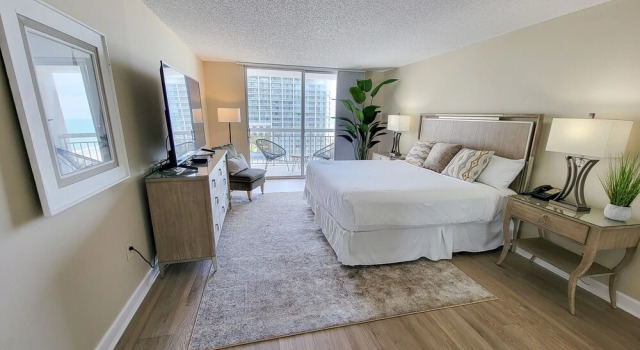 1003 South Hampton 2 Bedroom Condo, Myrtle Beach, Забронировать Отель Отели Южной Каролины с бассейном, Бассейн