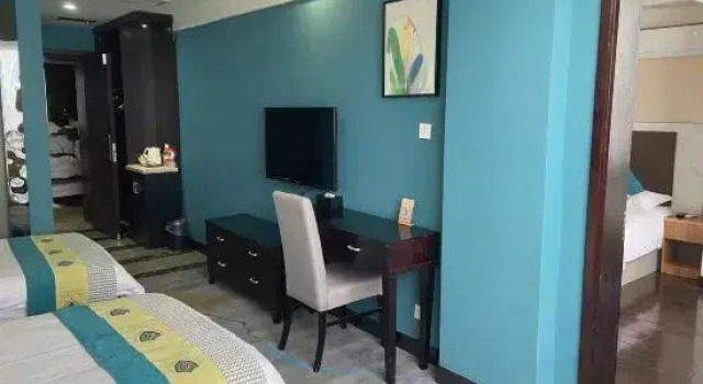 Suite Jichen Hotel (Tongxiang Century Avenue)