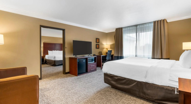 Comfort Inn & Suites Redwood Country, Rezerwuj Hotel Fortuna Kalifornia