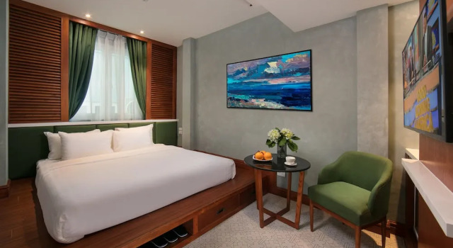 Номер Deluxe Hanoi La Selva Central Hotel & Spa