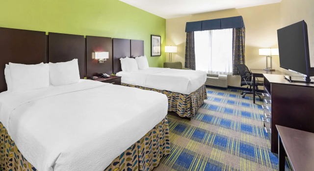 Четырёхместный номер Standard Best Western Plus Pratt