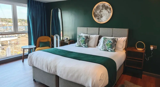 Deluxe cameră cu vedere la port Pinnacle Suites