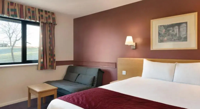 Семейный номер Days Inn by Wyndham Membury M4