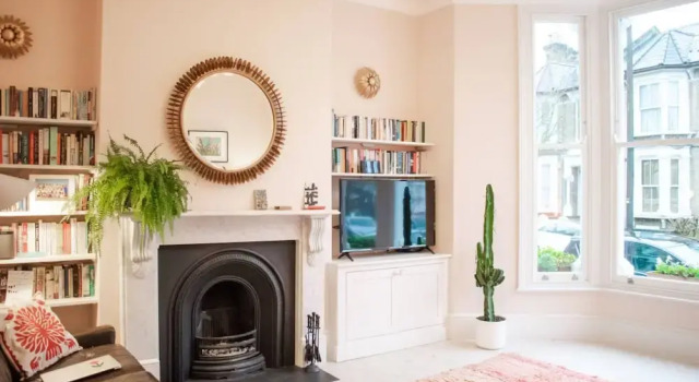 Stunning 5 Bedroom Family Home in East London, Забронировать Отель Бизнес-отели Англии, 4* 5*
