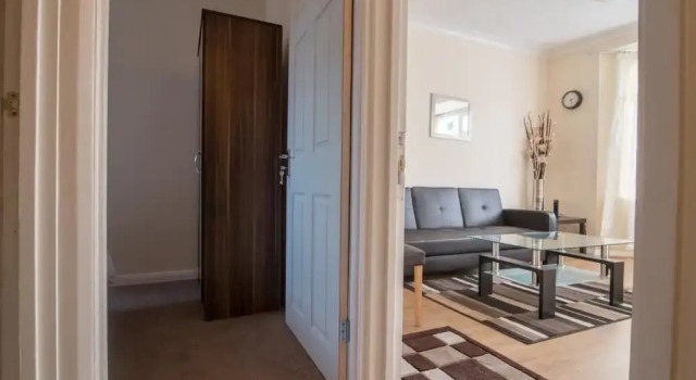 2 bedroom serviced & equipped house, Забронировать Отель Отели Лутон с парковкой, рядом с Luton Central Library, Парковка