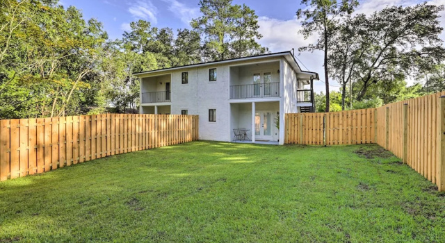 Апартаменты c 1 комнатой Cozy Tallahassee Apartment w/ Spacious Yard!