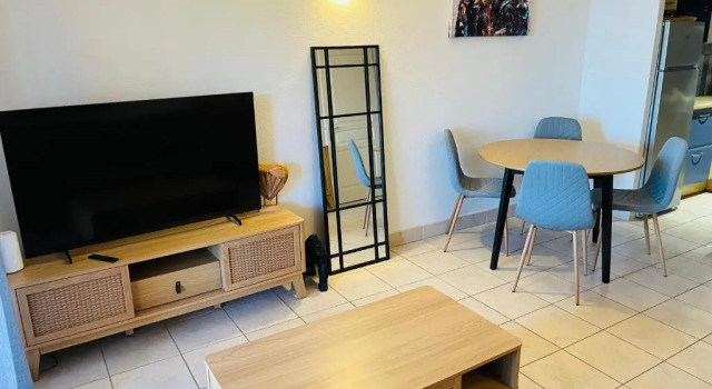 Appartement VAIANA avec piscine en bord de mer