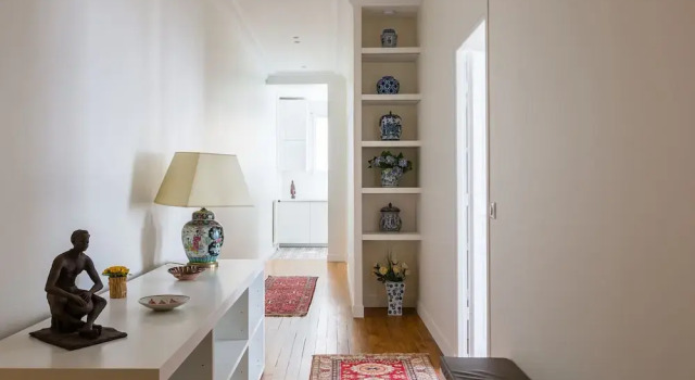 Pristine Near Parc Monceau, Забронировать Отель Париж Иль-де-Франс, рядом с Вокзал Сен-Лазар