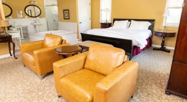 Номер Royal The Inn on First