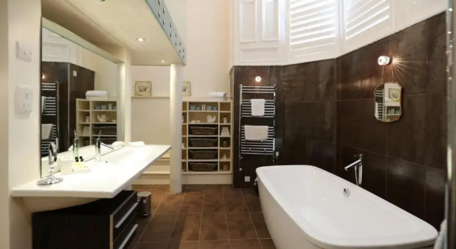 Апартаменты Deluxe с 4 комнатами Royal Gardens Apartments