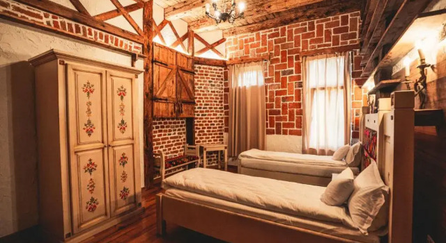 Conacul Sfântul Sava Brancovici, Book Hotel Hoteller i Arad med parkering, Parkering