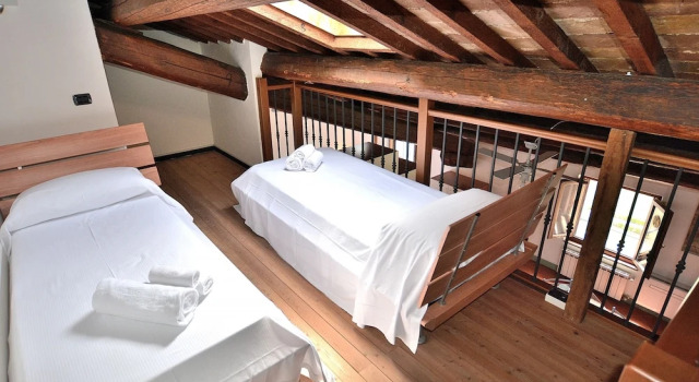 Номер Standard Дуплекс с 2 комнатами The Knight Loft With Pool
