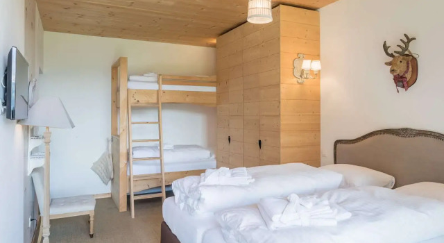 Rinderberg Swiss Alpine Lodge, Prenota Casa vacanze Hotel a Zweisimmen con parcheggio, Parcheggio