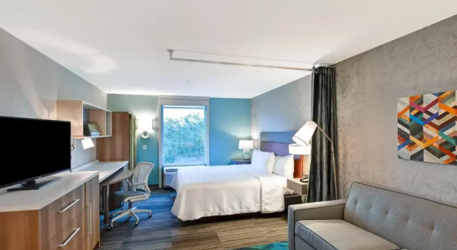 Двухместный Accessible люкс Home2 Suites By Hilton Tampa USF Near Busch Gardens