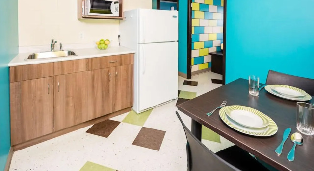 Люкс University of Winnipeg Downtown Hostel