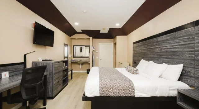 Номер Standard Sapphire Inn & Suites