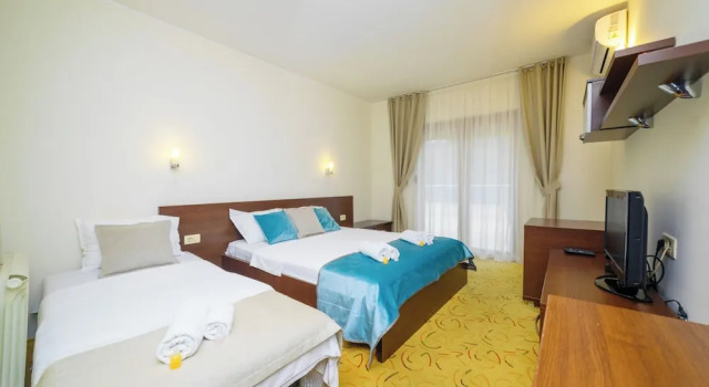 Трёхместный номер Standard с балконом Hotel Odissey Jaz