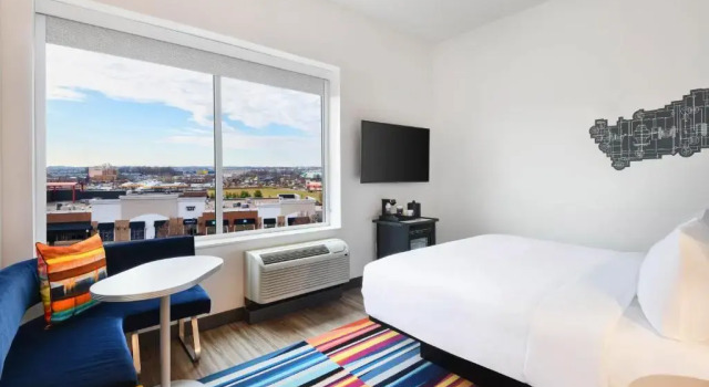 Номер Standard Aloft by Marriott Cincinnati West Chester