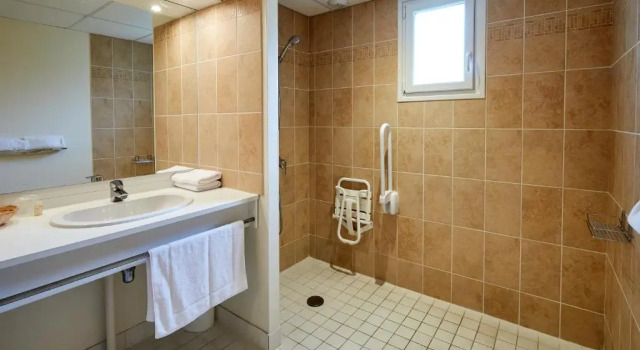 Трёхместный номер Standard Domaine De Lhostreiere