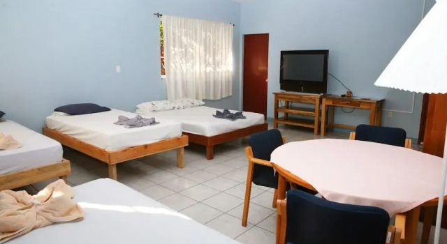 Четырёхместный семейный номер Standard Hotel Valerie