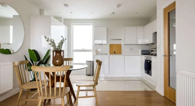The Limehouse Classic - Endearing 2BDR Flat with Balcony
