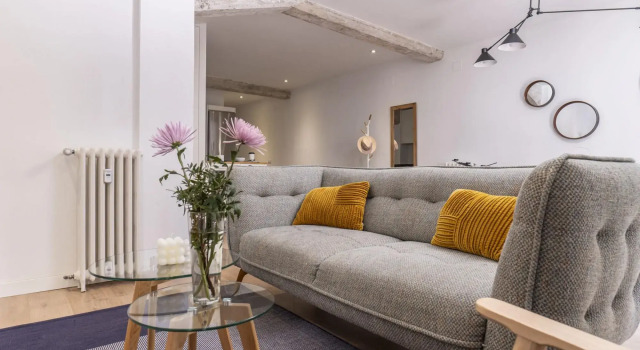Modern & Chic 2BR/2BA apartment in trendy Chueca, Забронировать Апартаменты/квартира Мадрид Провинция Мадрид, рядом с Дом-музей Лопе де Вега