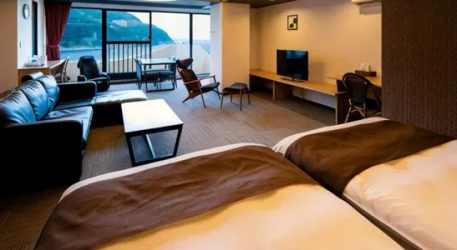 Четырёхместный люкс Inatori Akao Hotel