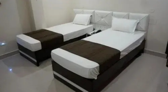 Hotel Golden Tulip, Rezervovat Hotel Jalpaiguri West Bengal
