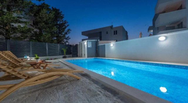 Апартаменты Villa Star 3. centrally located ap. with a pool