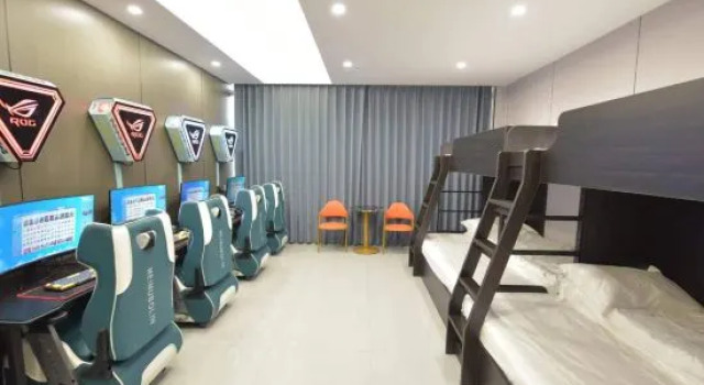 Кровать в общем номере Qichun Cloud Top Wings Hotel